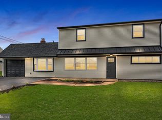 79 Viewpoint Ln, Levittown, PA 19054