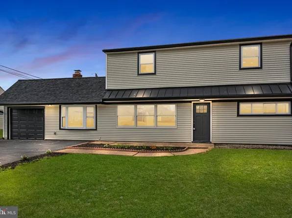 79 Viewpoint Ln, Levittown, PA 19054