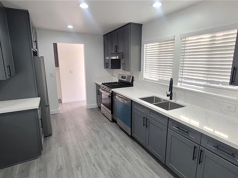 1605 E Santa Ana St — Photo 10