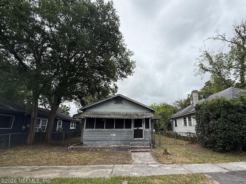 1st image of 1024 W 26TH Street