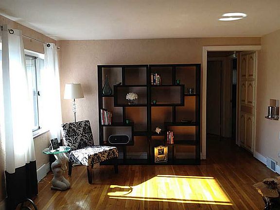 3rd image of 806 Margaretta St