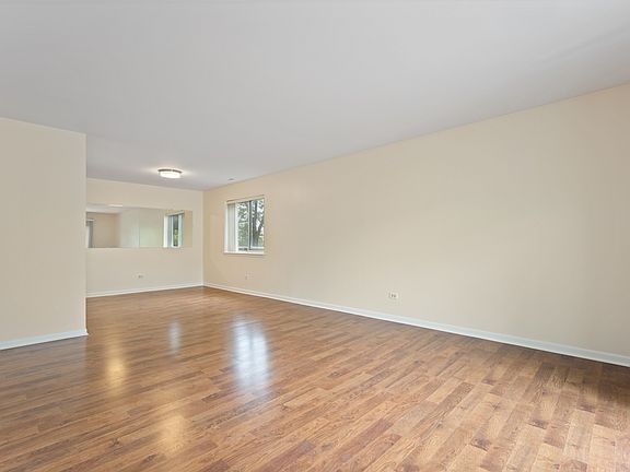 4th image of 1018 Castilian Ct APT 202