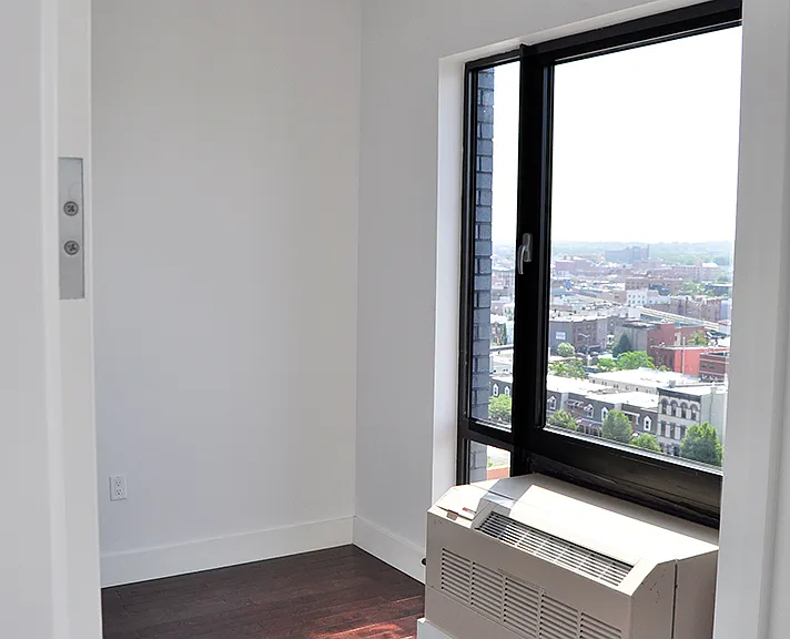 991 Willoughby Ave #10C — Photo 6