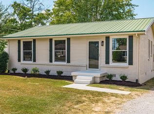 811 Perry Dr, Springfield, TN 37172