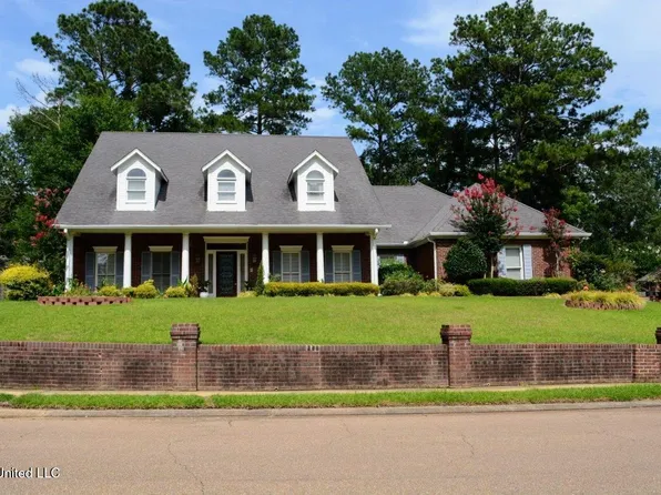 311 Long Cove Dr, Madison, MS 39110