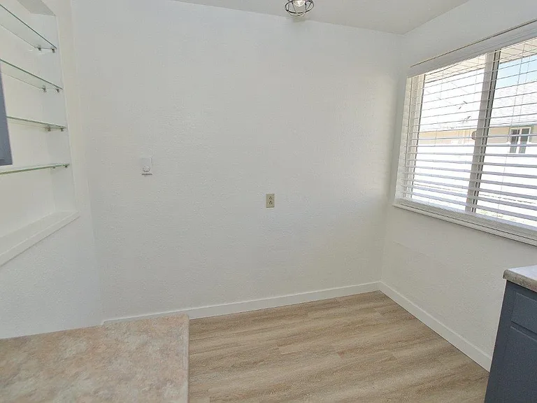 1407 Ellis Ave #6 — Photo 8