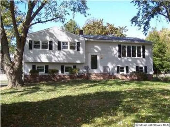 12 Ann St, Colts Neck, NJ 07722