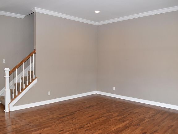 4th image of 2109 Herrick Ave #2109