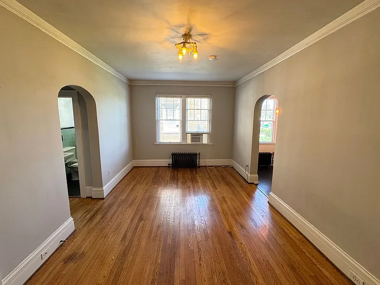Gray Court Apartments — Photo 22