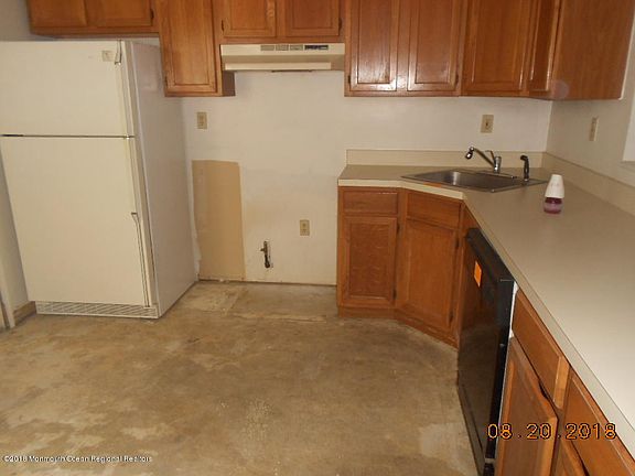 2nd image of 612 Patriots Way #1000