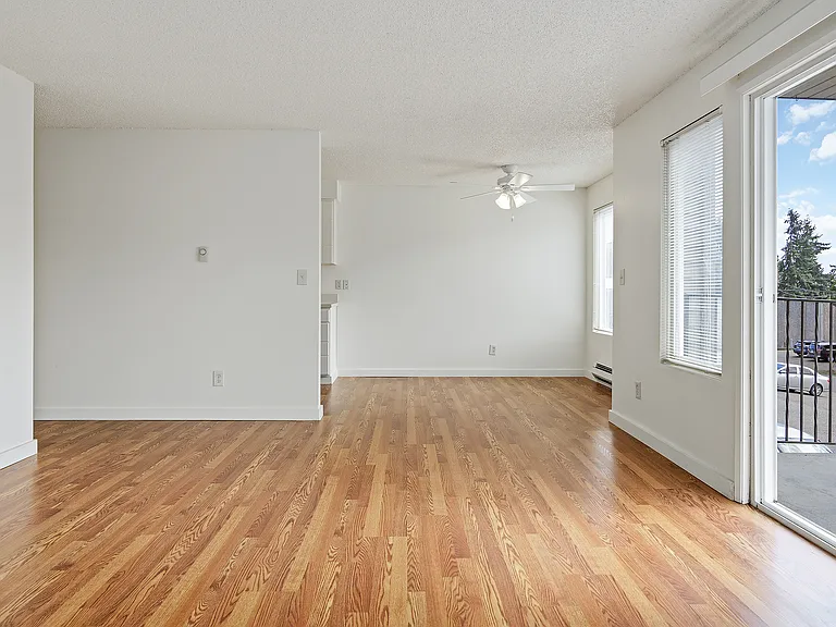 2511 Howard Ave #21 — Photo 14