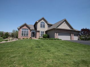 165 Titleist Trl, Poplar Grove, IL 61065