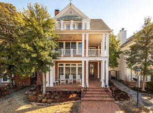 1072 Island Dr, Memphis, TN 38103