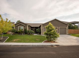 441 Charbonneau Dr, Richland, WA 99352
