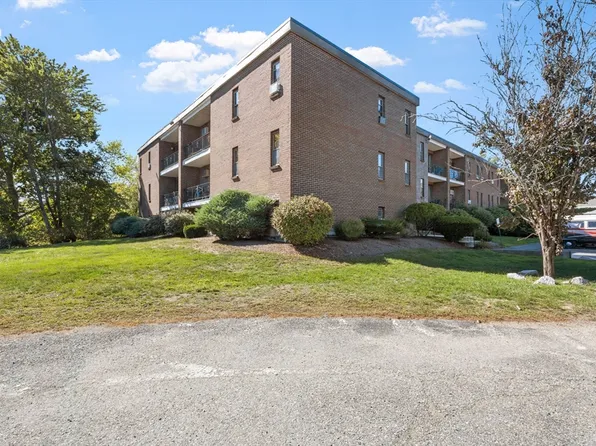 11 Riverside Ave APT 2, Danvers, MA 01923