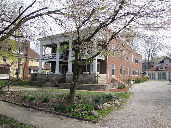 2nd image of 945 Woodruff Place Middle Dr APT 1