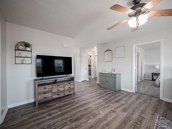 5th image of 4717 Erinwood Ct