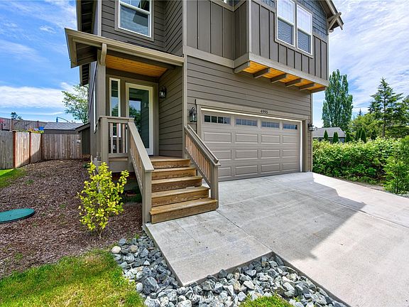 2nd image of 4995 Silverwood Ln
