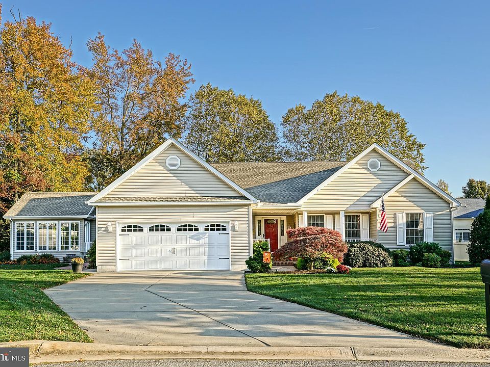 1st image of 110 Hornbill Ct