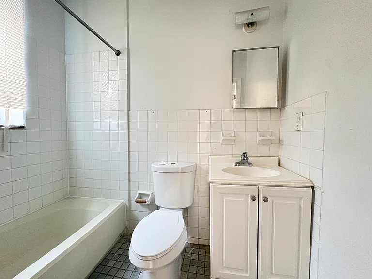 67 Brinkerhoff St #4B — Photo 4