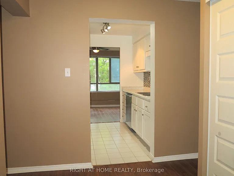 570 Proudfoot Ln #509 — Photo 3