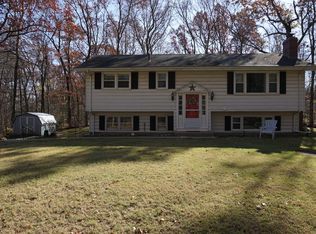 36 Hunt Rd, Columbia, CT 06237