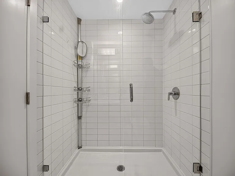 725 Marine Dr #50 — Photo 7