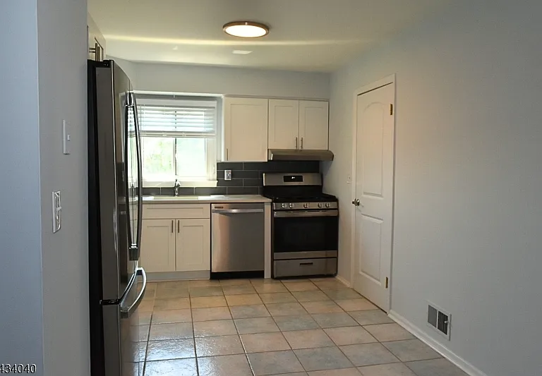 10 Garden Dr #2 — Photo 13