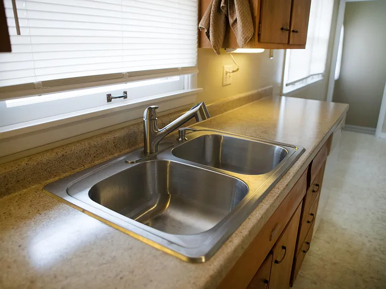 707 Sondra Ave — Photo 6