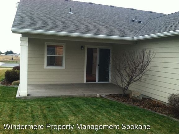 3rd image of 1700 N Holl Blvd