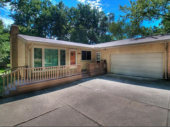 2nd image of 3863 Eleanor Dr