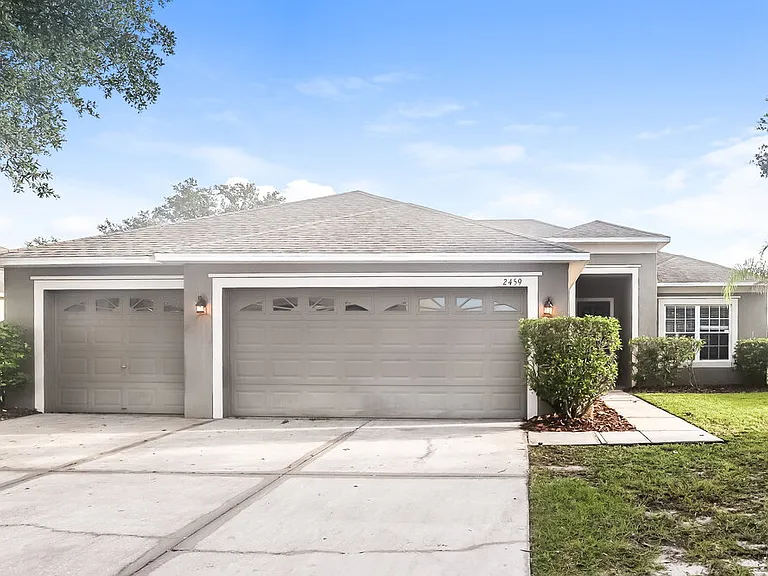 2459 Hamlet Cir — Photo 1