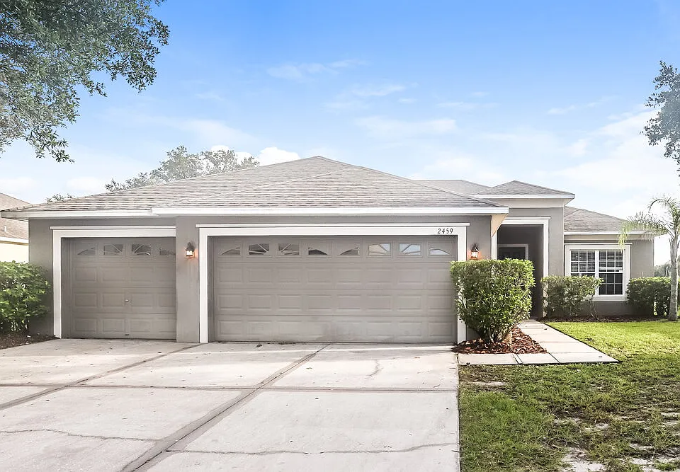 2459 Hamlet Cir