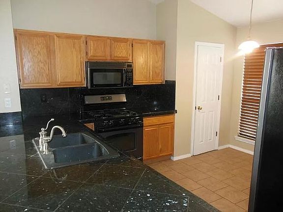 4th image of 8124 Westover Pl NW