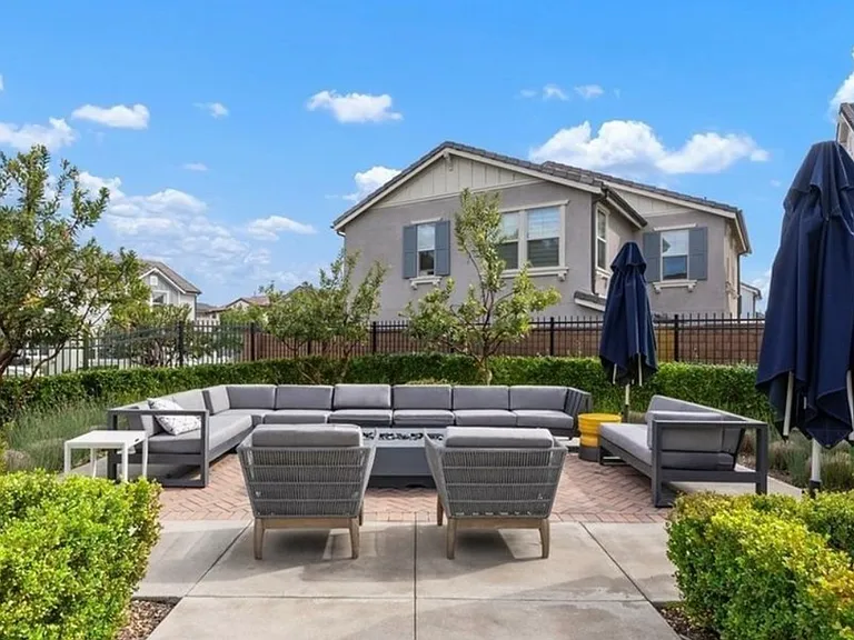 12336 Blue Sky Ct — Photo 24