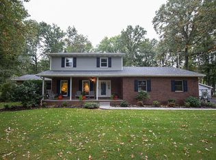 111 Longwell Dr, Grove City, PA 16127