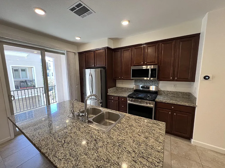 2762 Ferrara Cir — Photo 12
