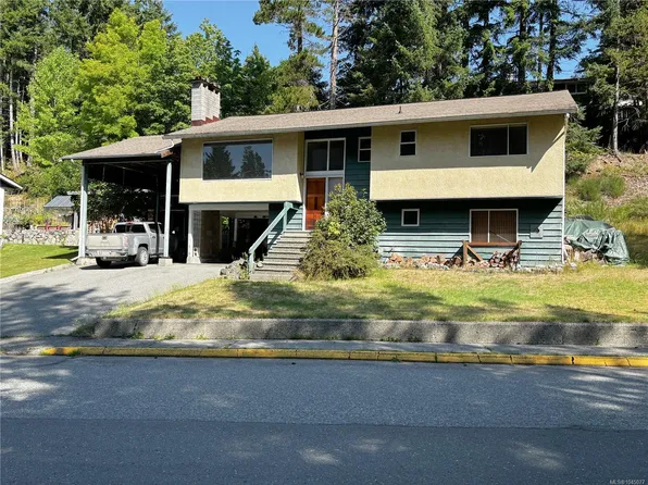 352 Nootka Dr, Gold River, BC V0P 1G0