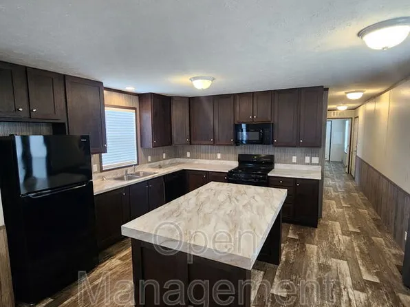 511 E 1st St Unit 105, Huxley, IA 50124