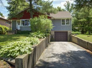 696 2nd St, Crete, IL 60417