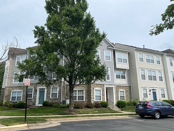 3rd image of 21798 Kelsey Sq