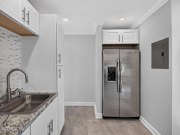 3rd image of 316 W 41ST Street