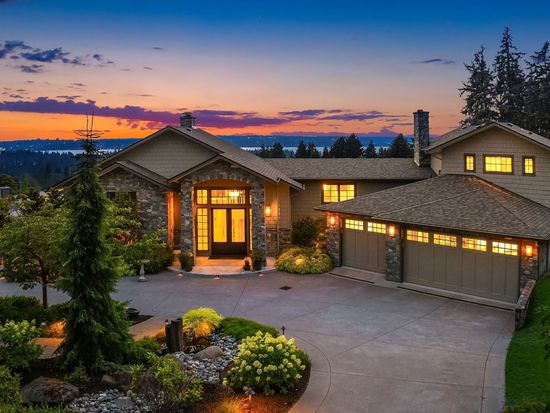 9620 NE 28th St, Clyde Hill, WA 98004