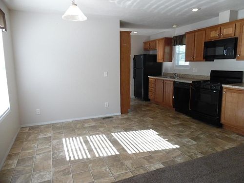 1st image of 355 Pin Oak Dr