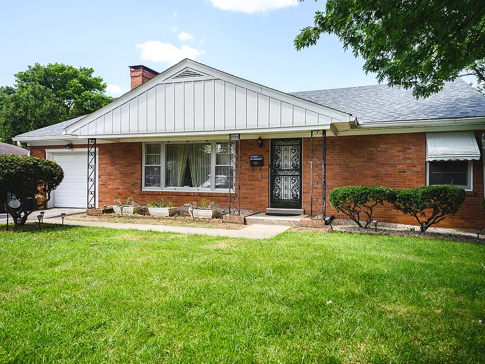 2709 Goldsmith Ln
