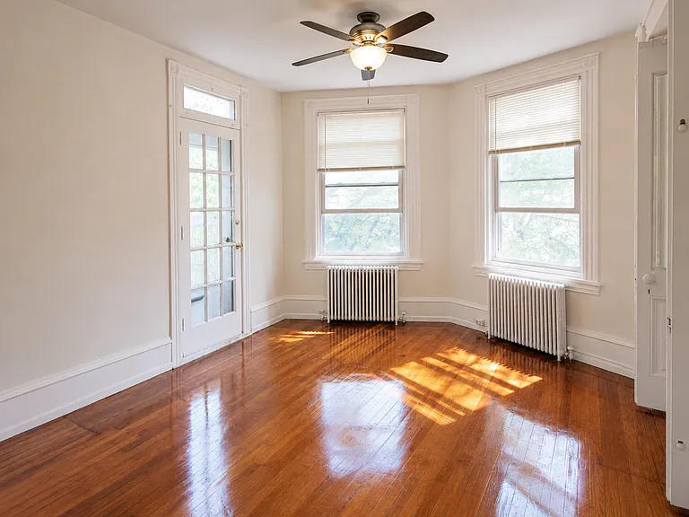102 E Mount Airy Ave — Photo 8