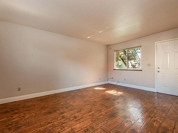 5th image of 9101 Newhall Dr