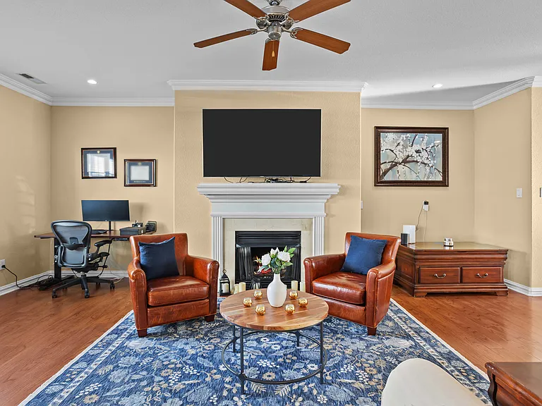 1025 Horton Pl — Photo 16
