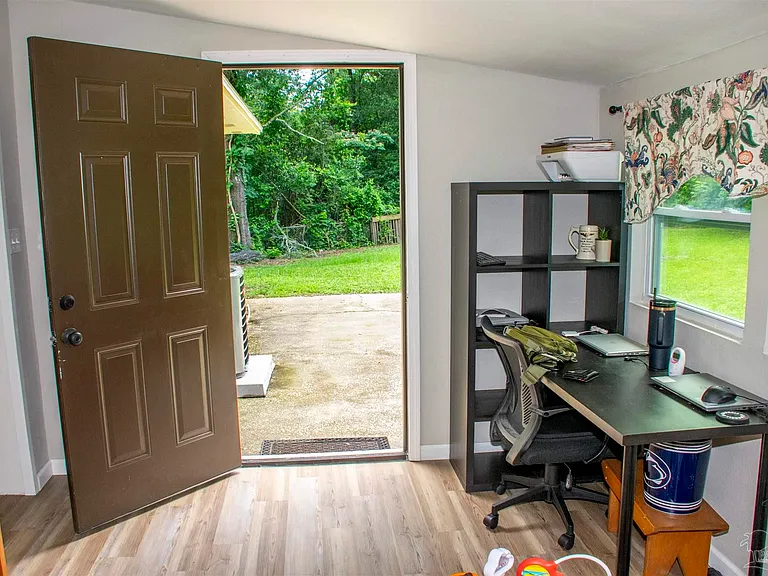 5357 Locklin Ave — Photo 24