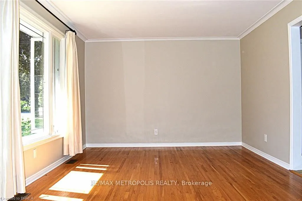 3 bed, $2,200 — Photo 4